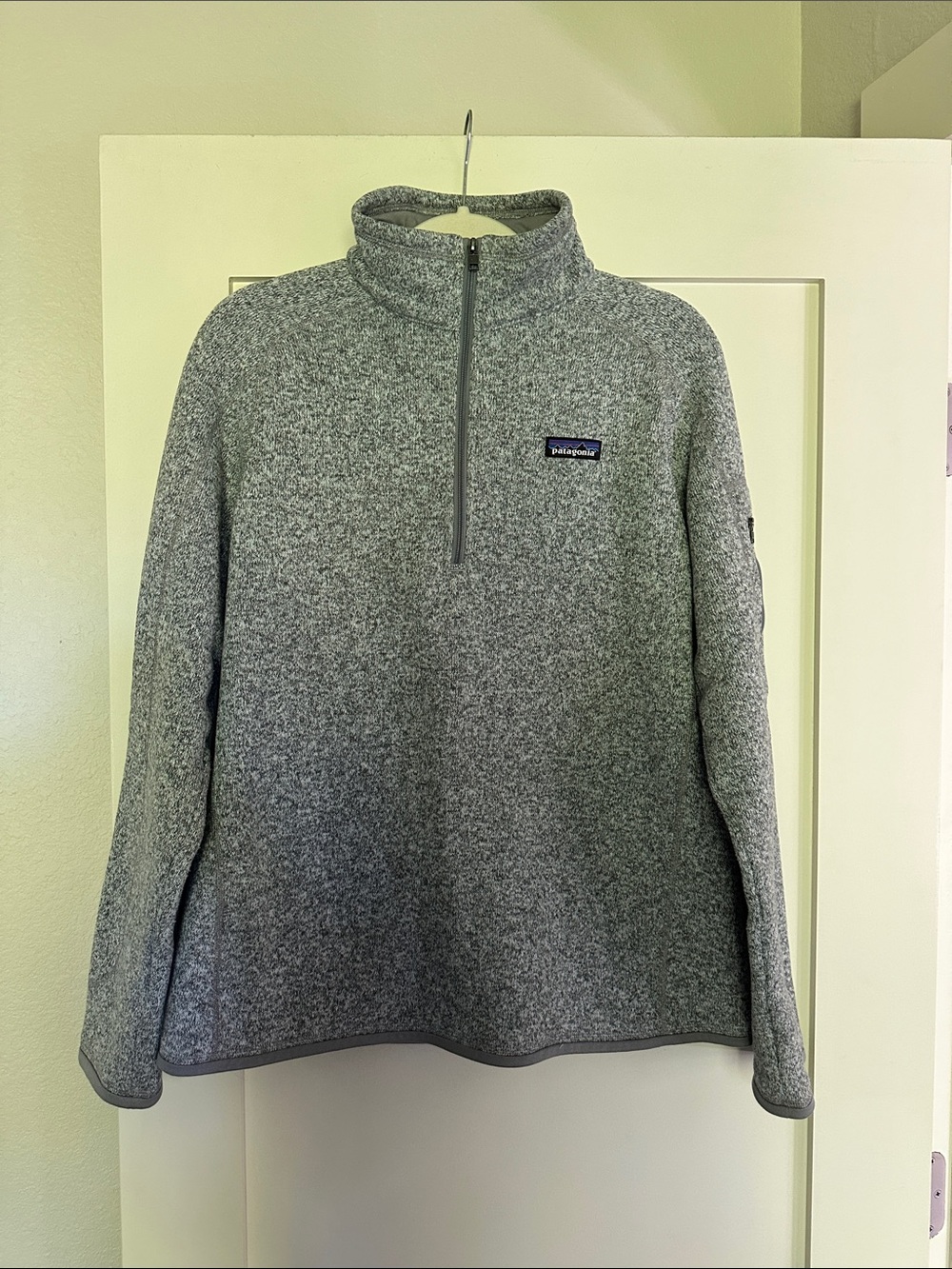 Patagonia Woman’s Gray Heather Half-Zip Fleece Pullover